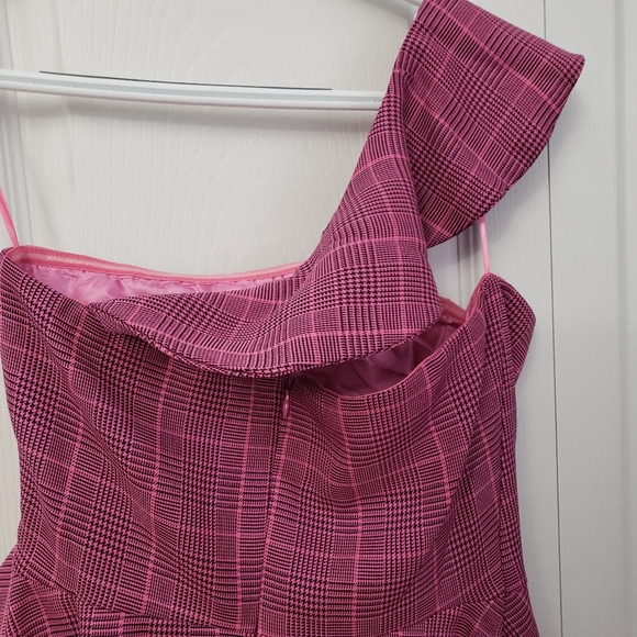 Pink dress - Picture 5 of 5